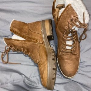 Barely worn Universal Thread winter booties!